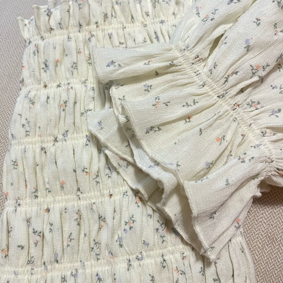 Urban Outfitters | Sierra Puff Sleeve Floral Smocked Blouse - Picture 7 of 7